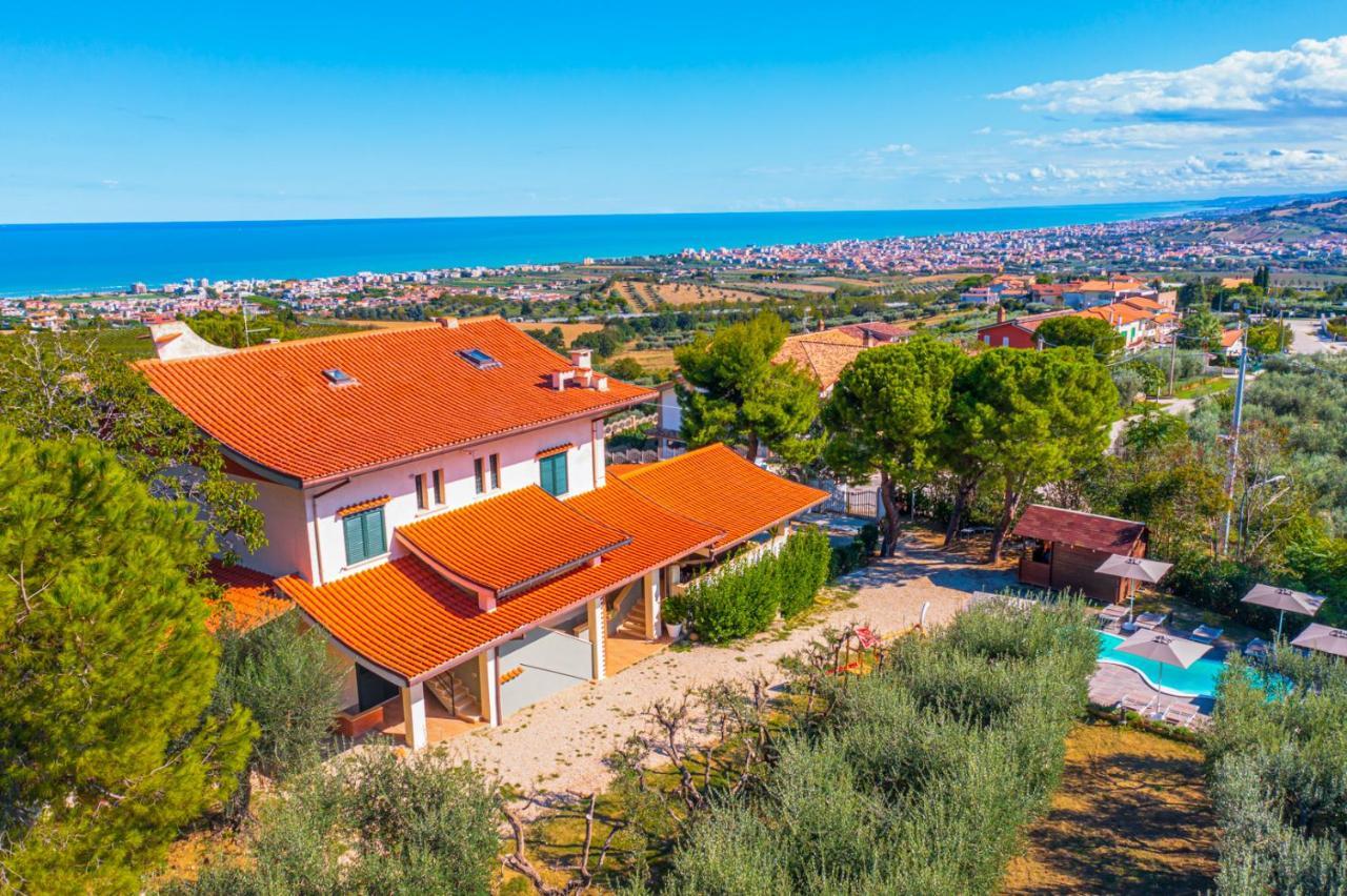 Vista Allegra Pagoda - Villa Con Piscina 科隆内拉 外观 照片