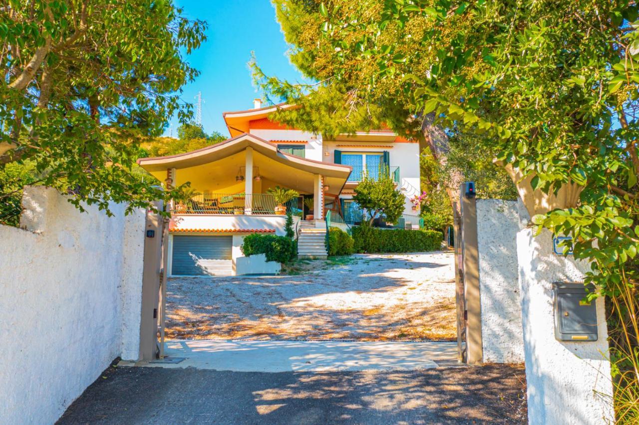 Vista Allegra Pagoda - Villa Con Piscina 科隆内拉 外观 照片