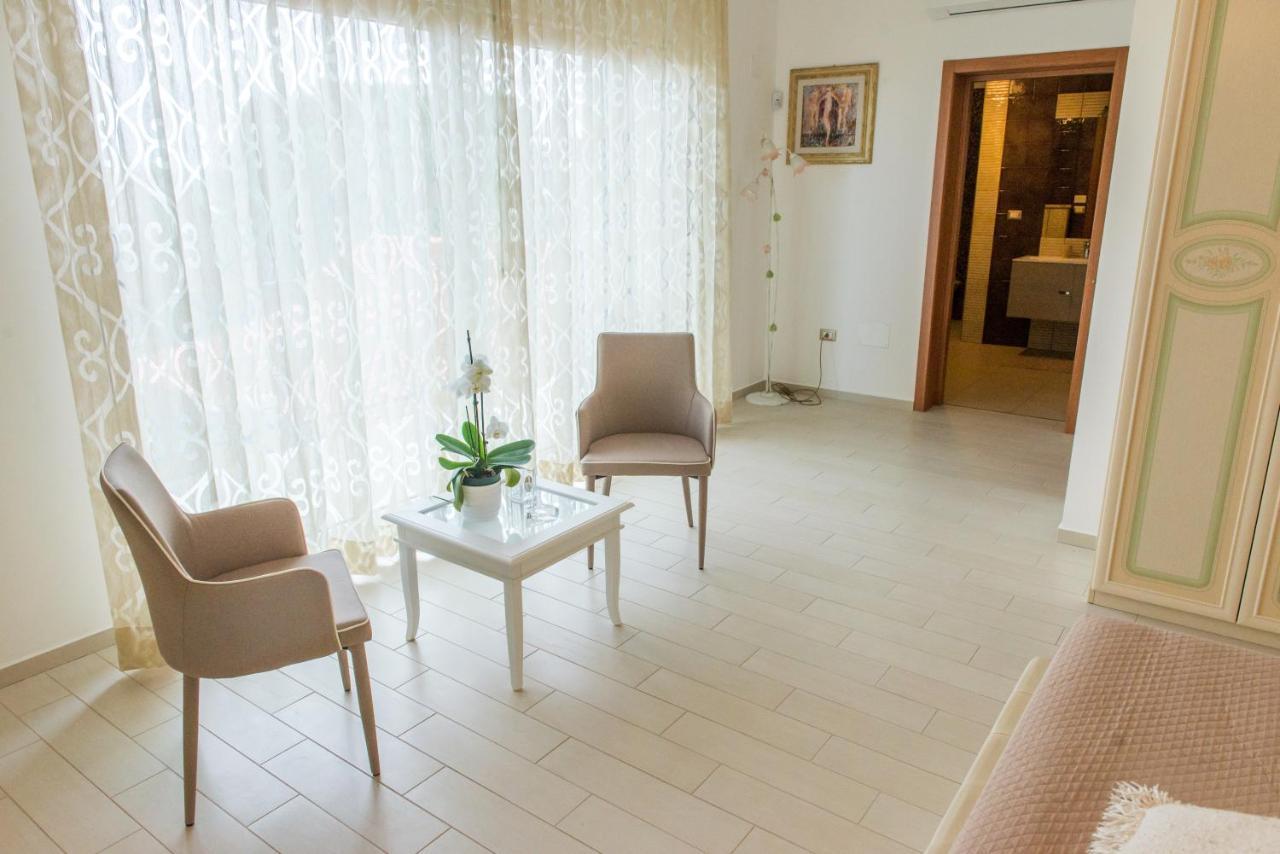 Vista Allegra Pagoda - Villa Con Piscina 科隆内拉 外观 照片