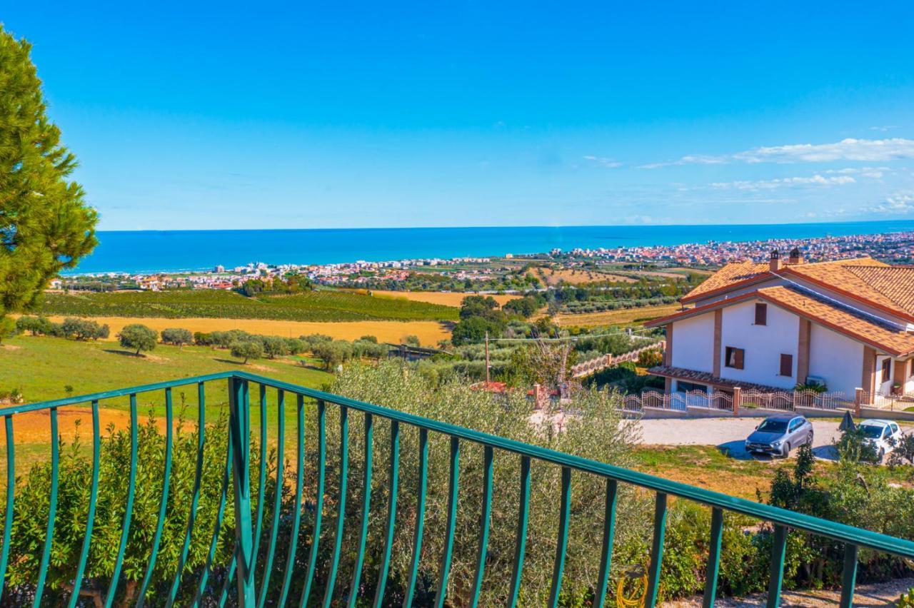 Vista Allegra Pagoda - Villa Con Piscina 科隆内拉 外观 照片