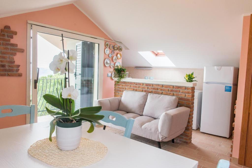 Vista Allegra Pagoda - Villa Con Piscina 科隆内拉 外观 照片